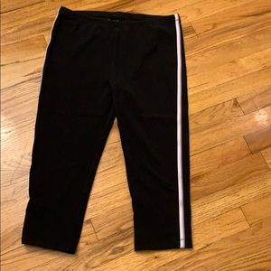 Black Danskin cropped leggings - size l